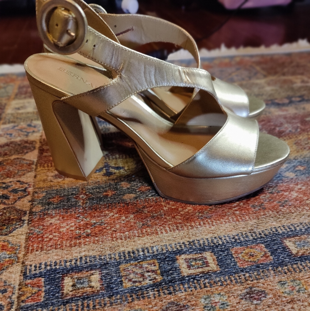 New (no box) Bernardo Gold Chunky Heel Sandals